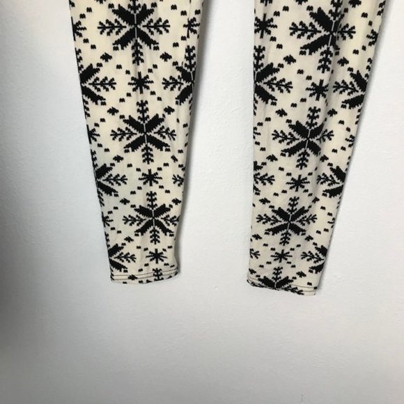 Always Super Soft Snowflake Print Leggings - Picture 4 of 7